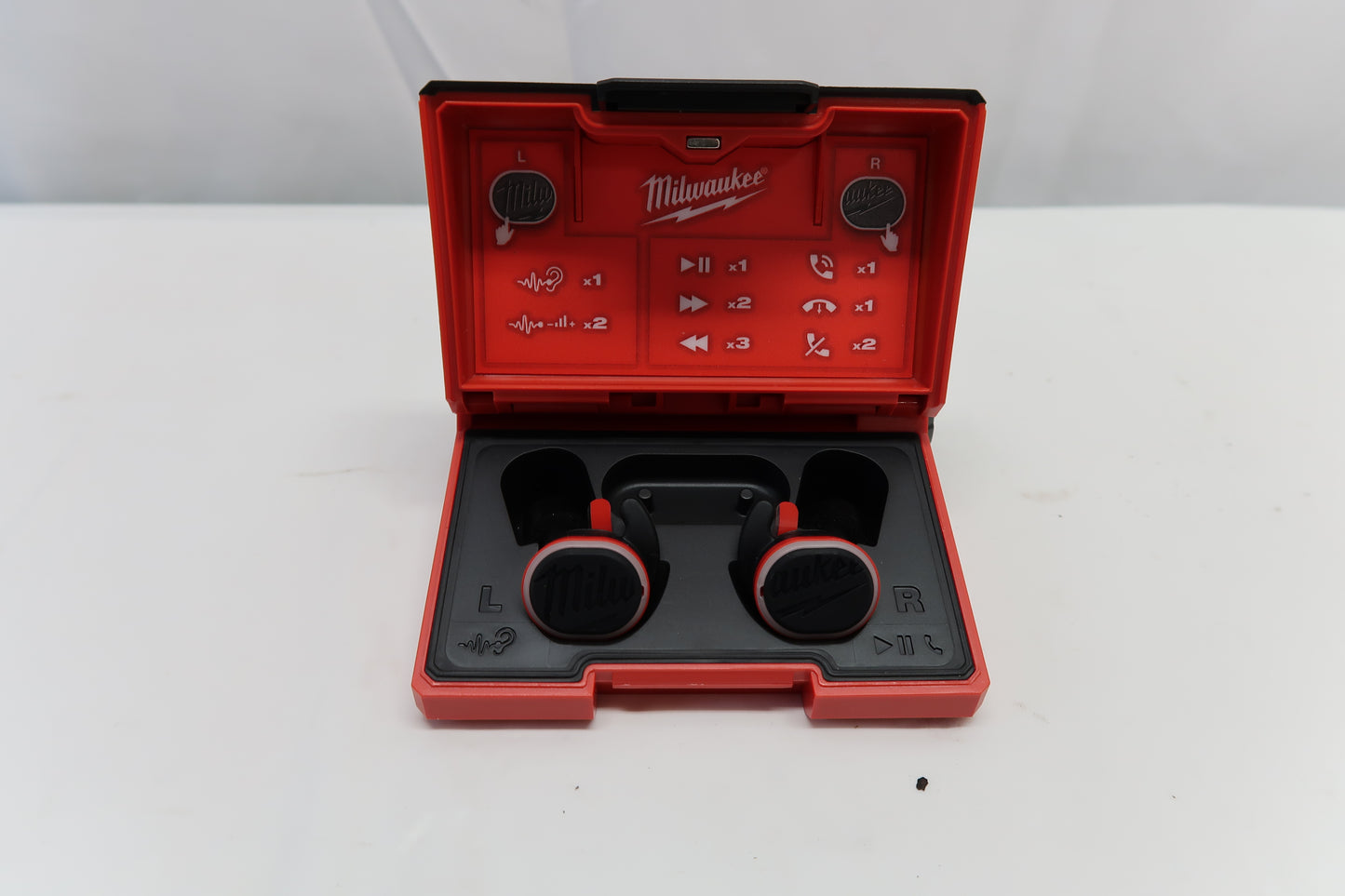 Milwaukee 2191-21 USB Bluetooth Jobsite Ear Buds