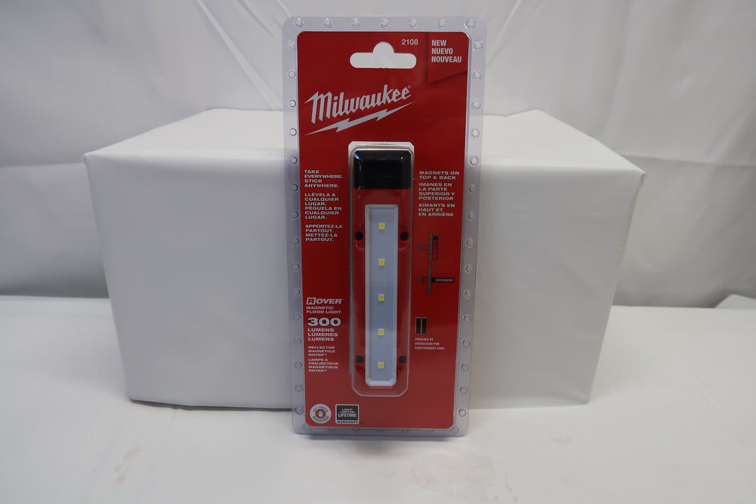 Milwaukee 2108 ROVER 300 Lumen Magnetic Flood Light
