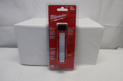 Milwaukee 2108 ROVER 300 Lumen Magnetic Flood Light