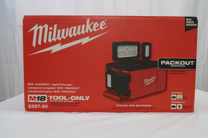 Milwaukee 2357-20 M18 PACKOUT Light/Charger