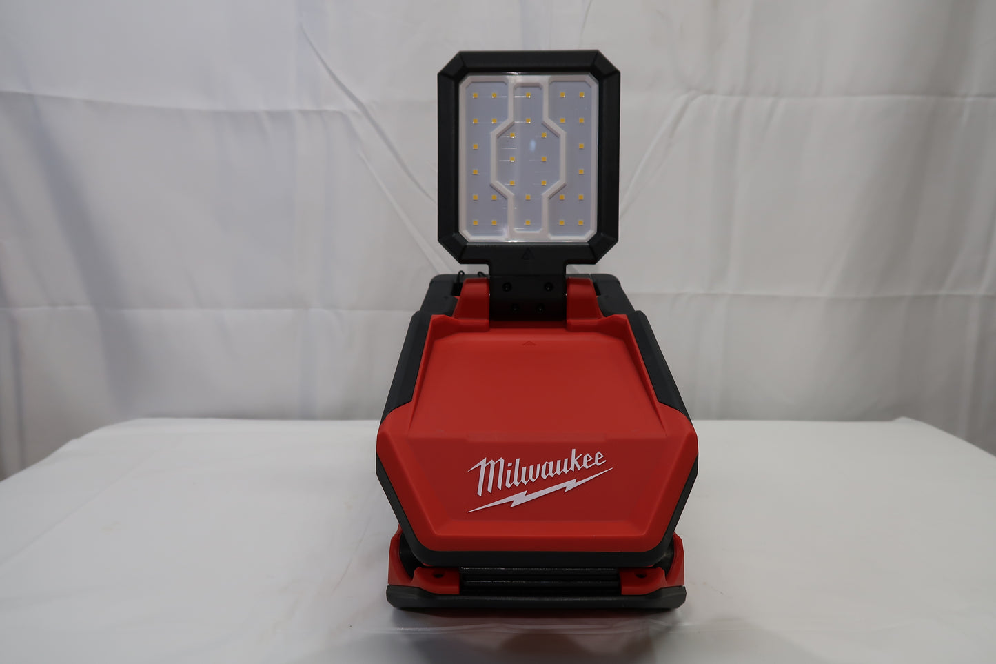 Milwaukee 2358-20 M18 ROVER Camping Flood Light