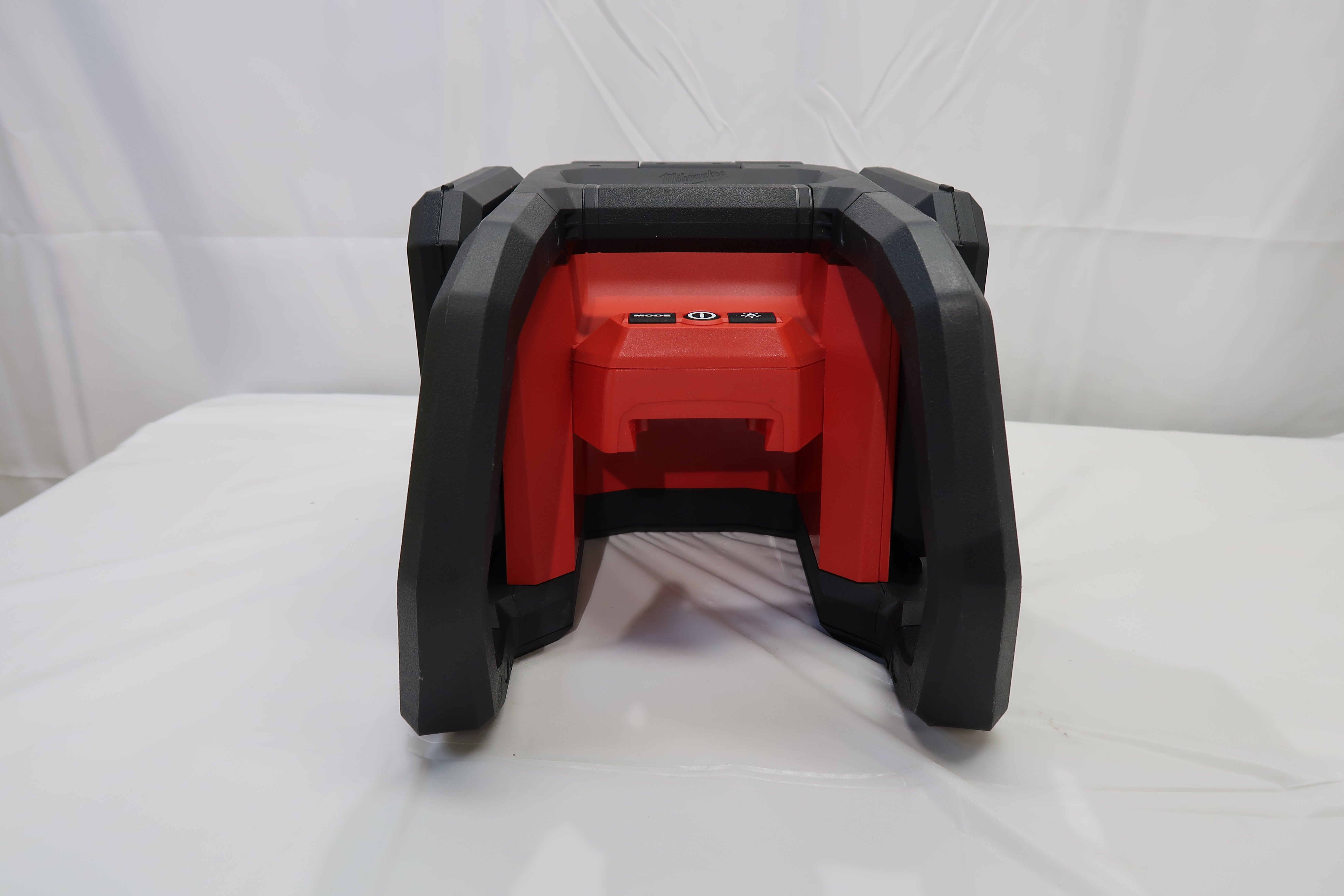 Milwaukee 2368-20 M18 ROVER Dual Power Triple-Panel Flood Light