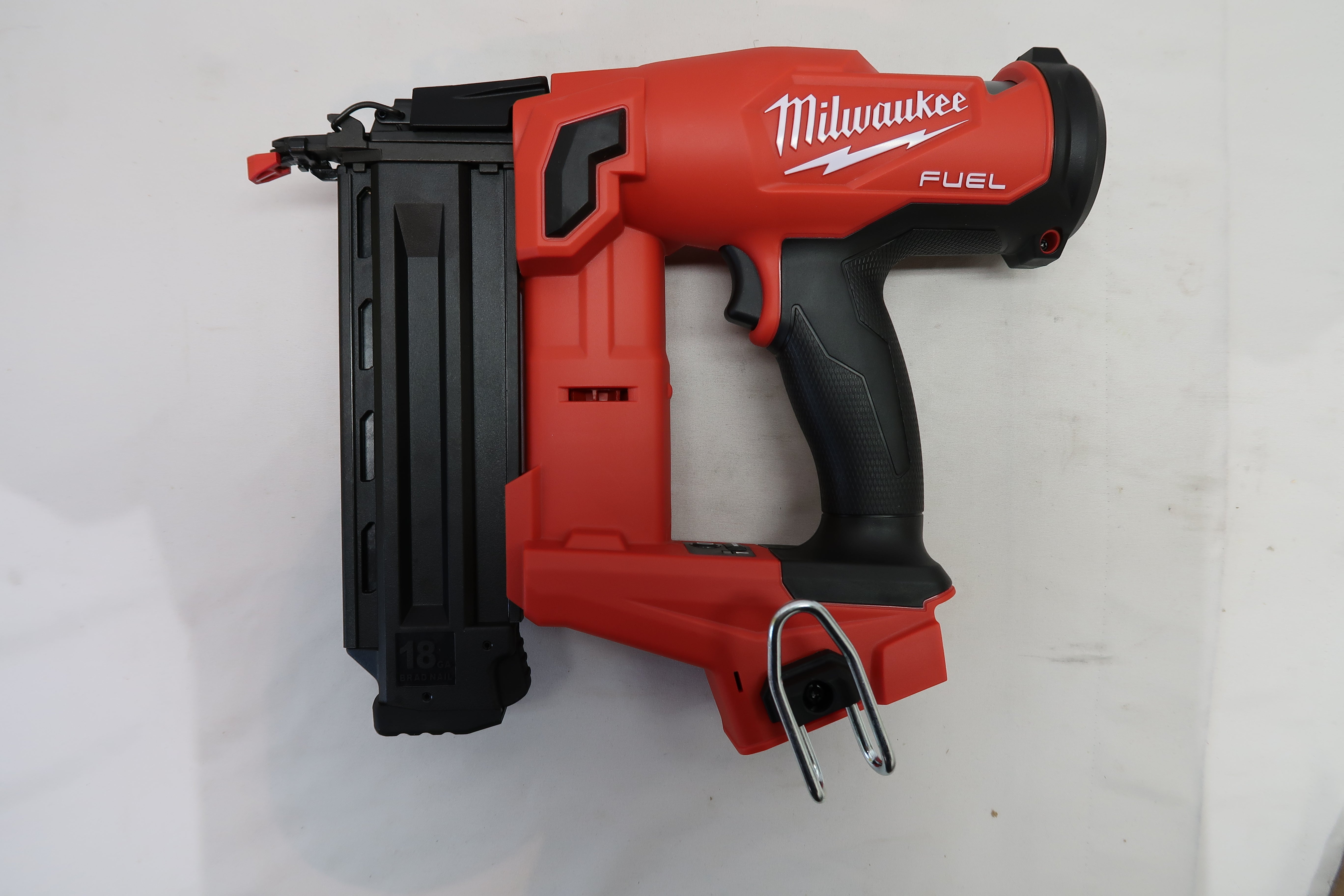 Milwaukee 2746-20 M18 FUEL 18 Gauge Brad Nailer