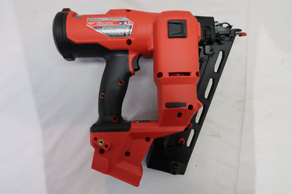 Milwaukee 2841-20 M18 FUEL 16 Gauge Angled Finish Nailer