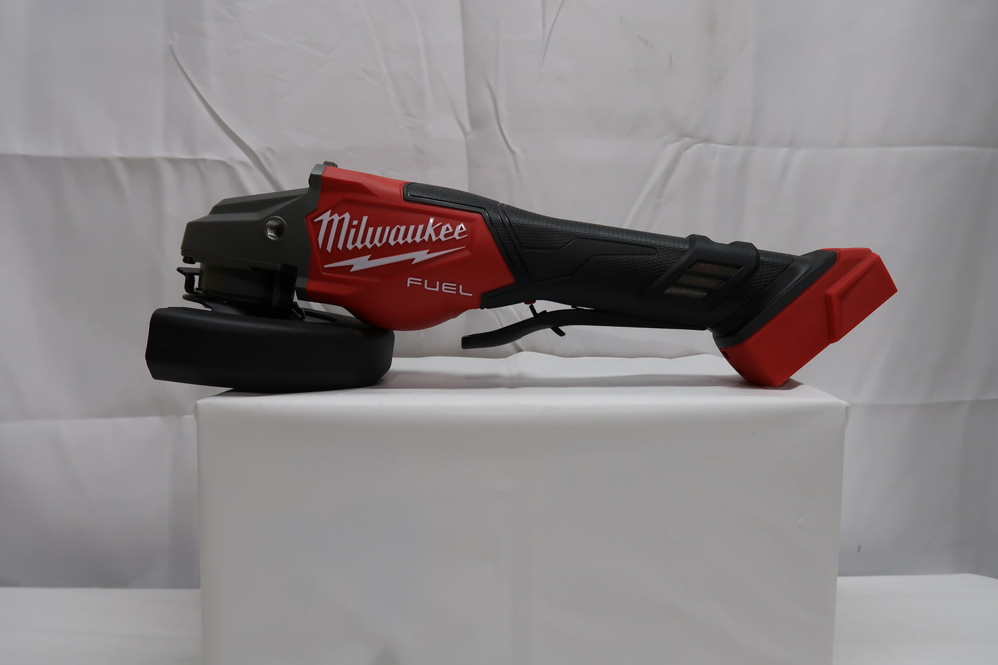 Milwaukee 3670-20 M18 FUEL 4-1/2"-6" Braking Grinder