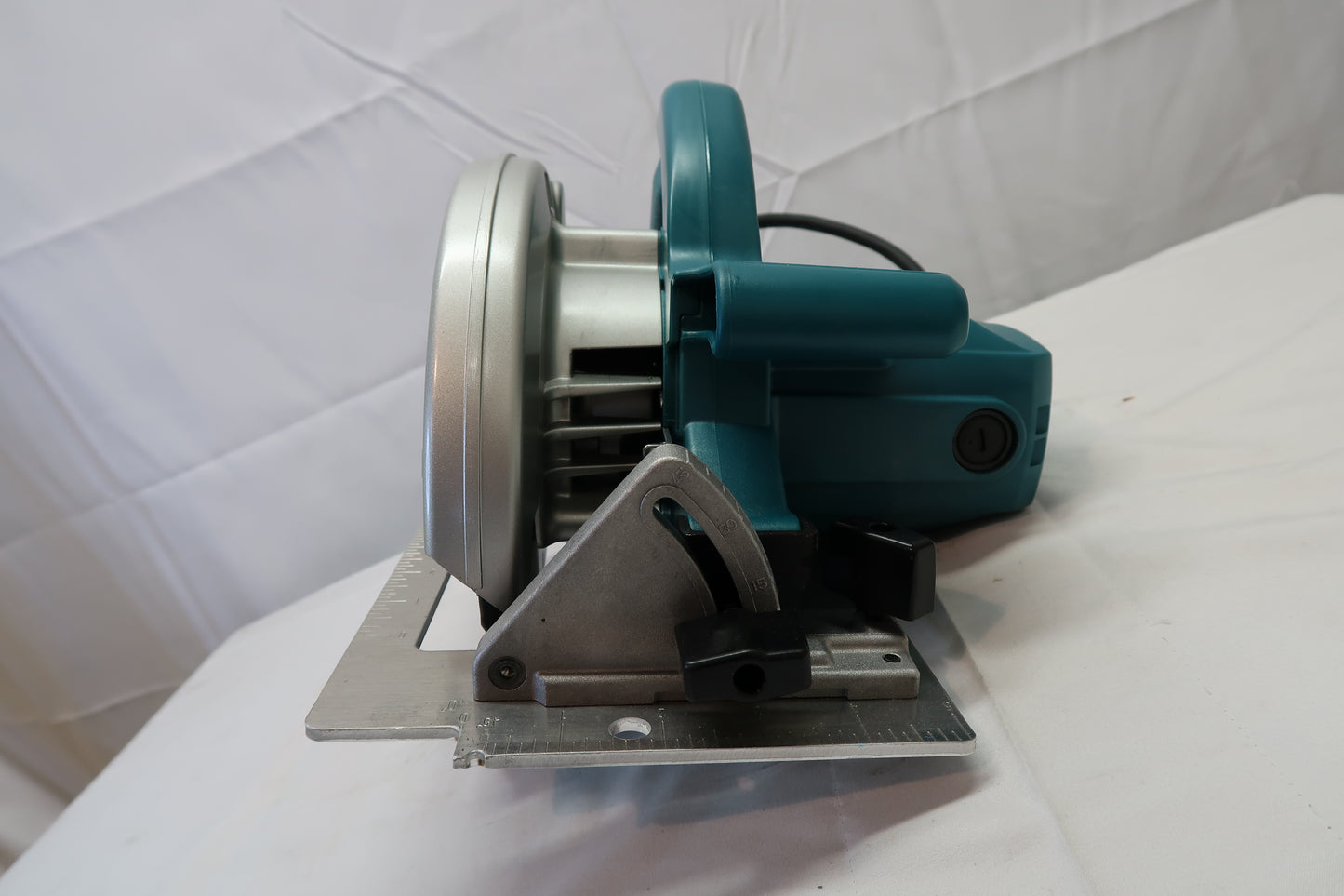 Makita 5007FA 7 1/4" Circular Saw