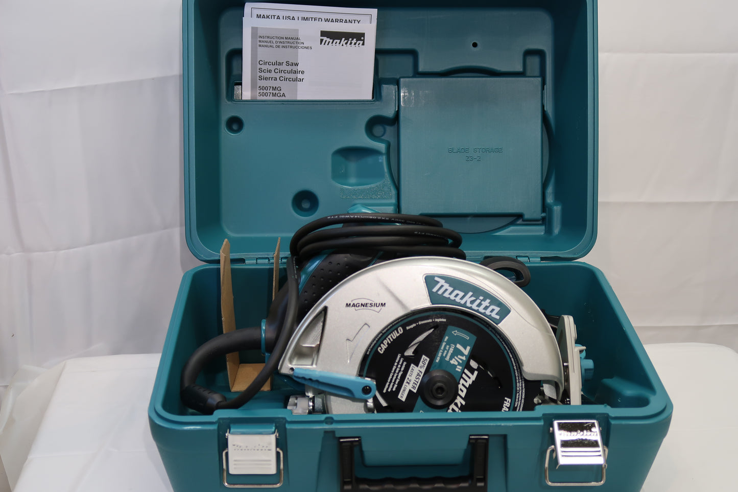 Makita 5007MG Corded 7 1/4" Magnesium Circular Saw