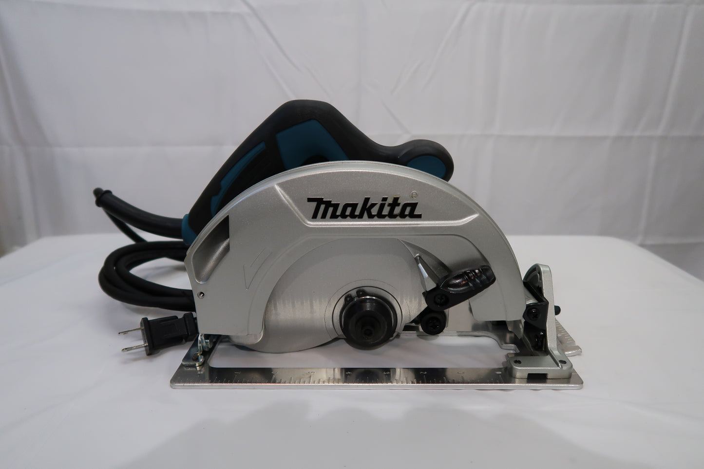 Makita HS7600 10.5 Amp Corded Circular Saw
