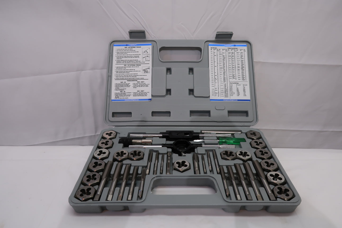 Champion CS40P Tap & Die Set